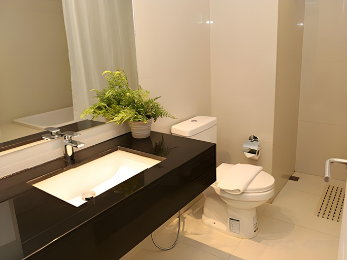 Bathroom 4, Rezt Bangkok - Hostel, Khlong Toey