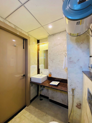 Bathroom, SITEVI INN & SUITES, Kota