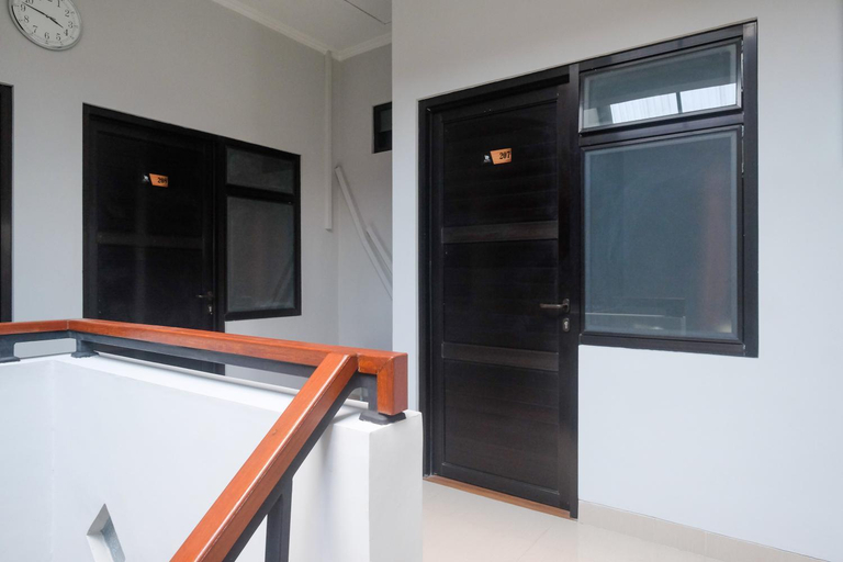 Others 5, DR Living Syariah Solo Mitra RedDoorz, Solo