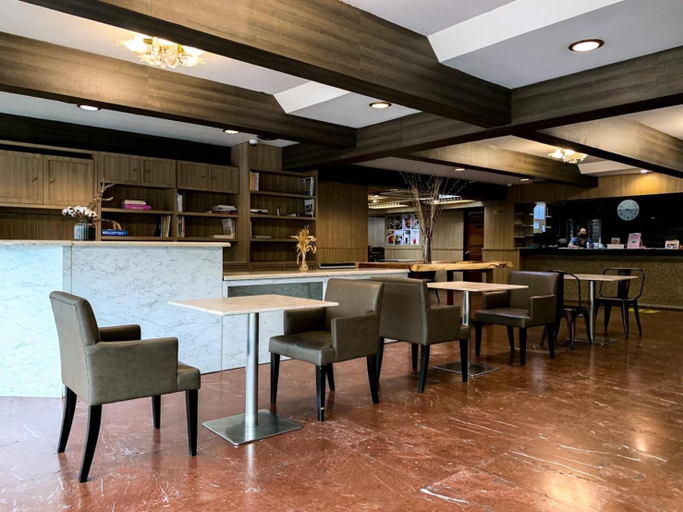 Restaurant 12