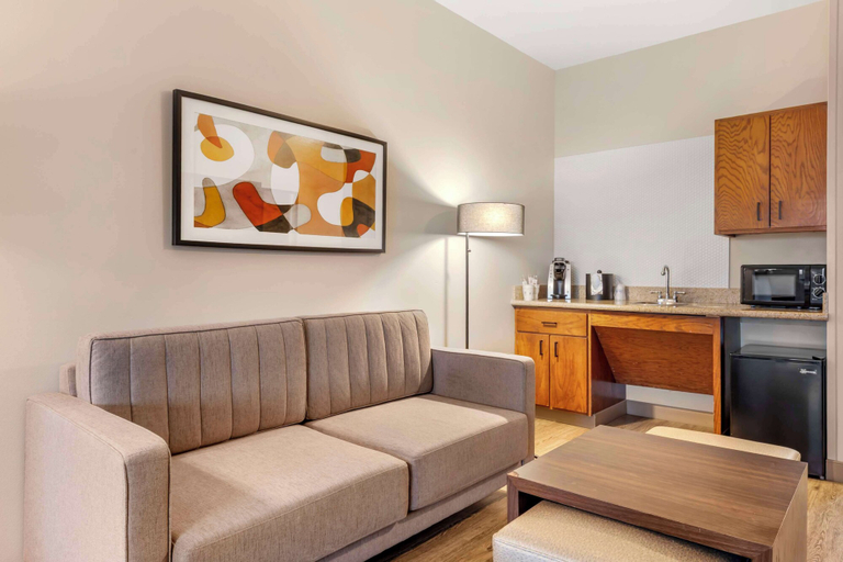 Others 5, Best Western Plus Riata, Brown