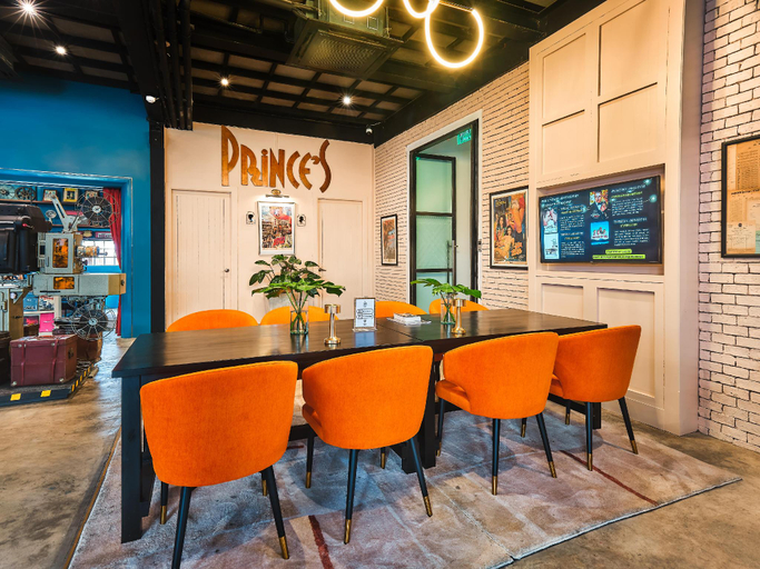 Food & Drinks 4, Prince Theatre Heritage Stay Hostel - Silom, Bang Rak