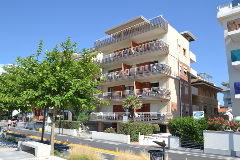 Others 5, Beachfront modern flat with sea view, Venezia