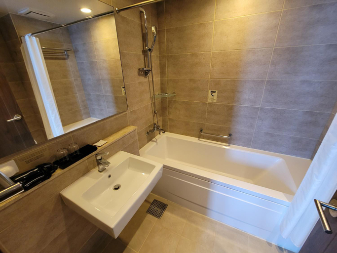 Bathroom 3, WResidenceHotelHaeundae, Haeundae