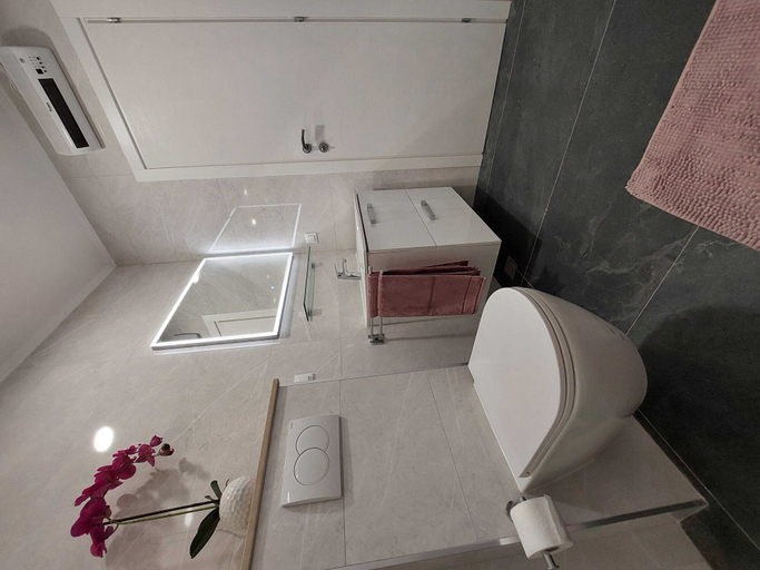 Bathroom 2, Apartments Stella, Dubrovnik