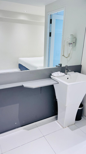 Bathroom 6