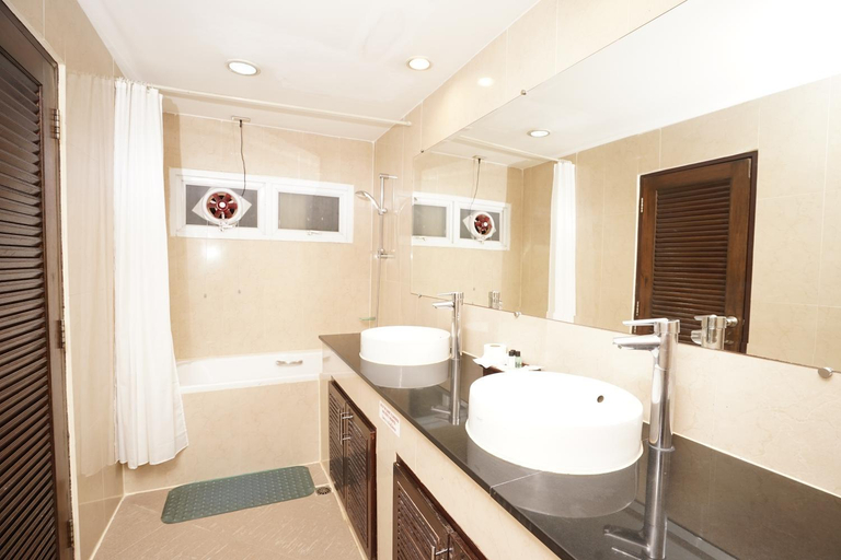 Bathroom 9
