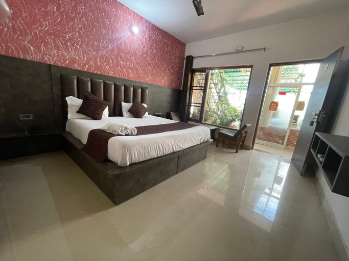 Bedroom 3, The Panda, Kangra