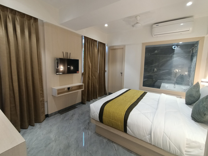 Others 4, hotel pearl residency, Thane