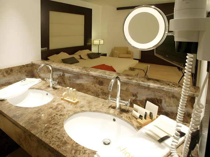 Bathroom 5, Eurostars i-Hotel, Madrid