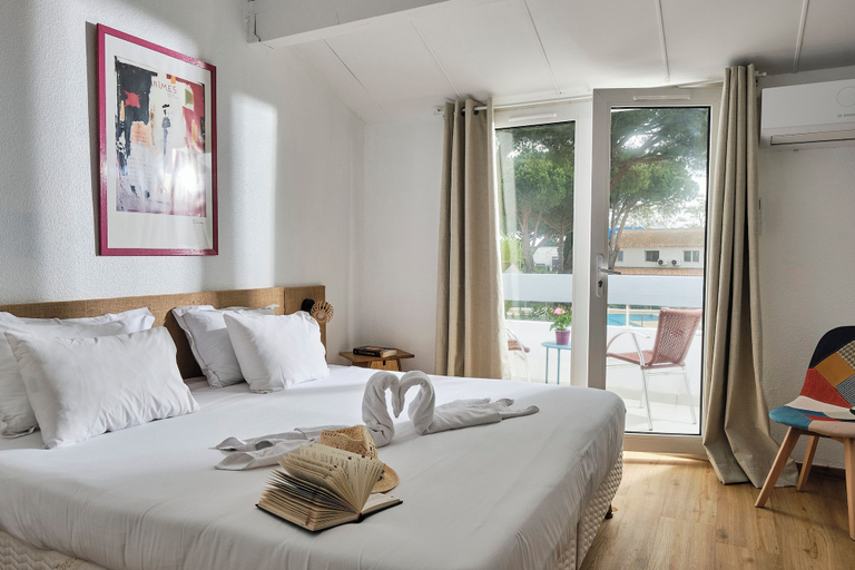 Bedroom 3, Artemia Hôtel, Gard