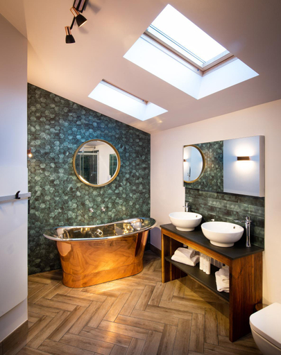Bathroom 3, Ardcana, Highland