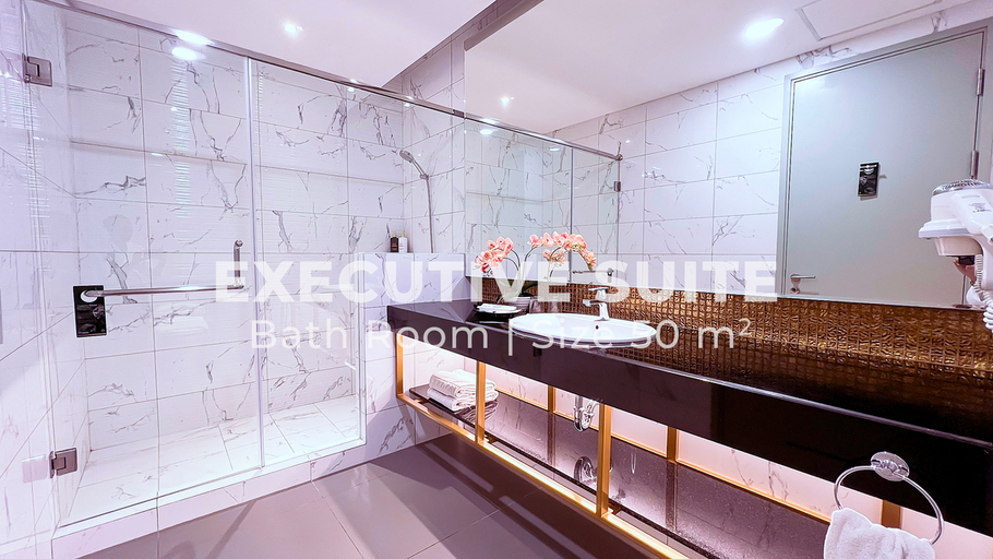Bathroom 10