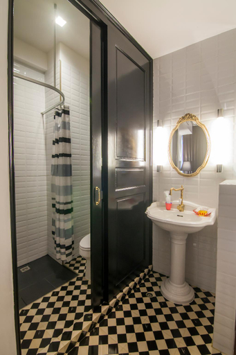 Bathroom 4