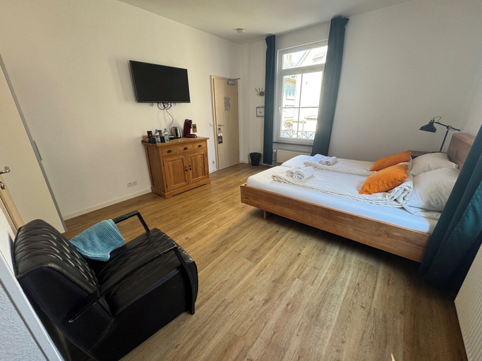 Bedroom 3, Vegas Hotel, Bonn