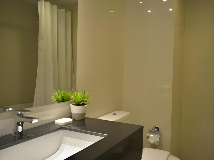 Bathroom 13