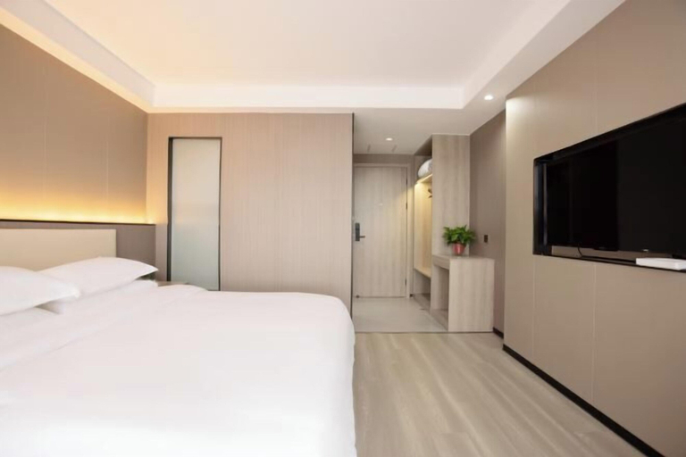 Bedroom 3, Carnival Hotel, Chizhou