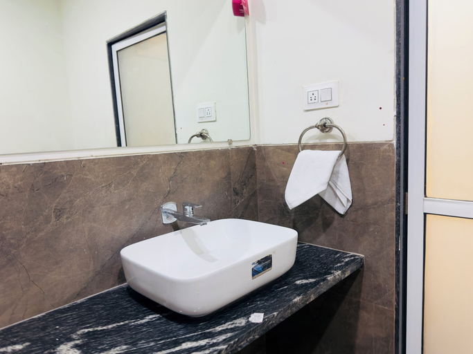 Bathroom 4, Nilkanth Resort - Best Resort in Anand, Anand
