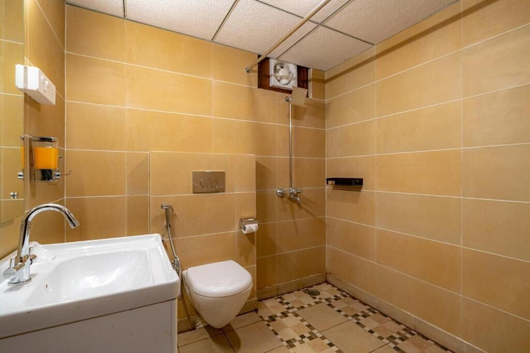 Bathroom 3, The Hosteller Mussoorie, Mall Road, Dehradun