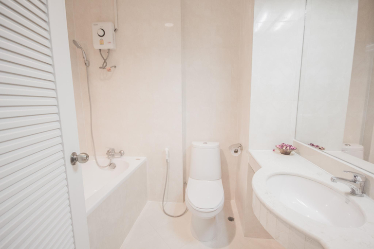 Bathroom 25