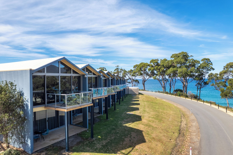 Exterior & Views, Lufra Beachside Hotel, Tasman