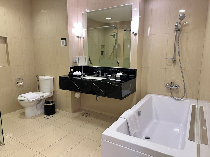 Bathroom 10