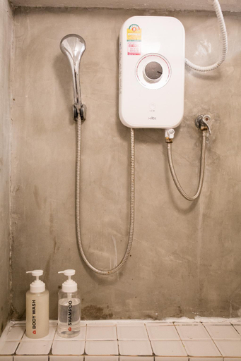 Bathroom 10