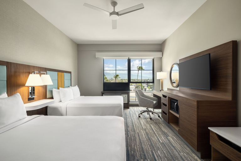 Bedroom 3, Hampton Inn & Suites Maui North Shore, Maui