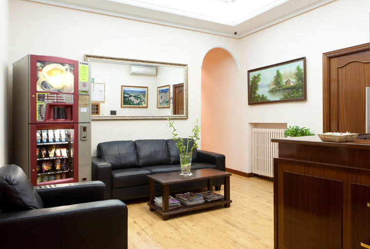 Public Area 5, Hostal Zamora, Madrid