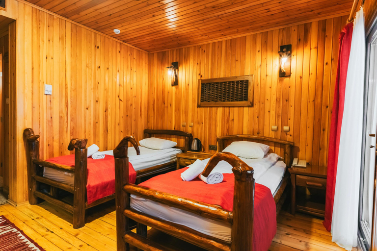 Bedroom 2, Inan Kardesler Hotel, Çaykara
