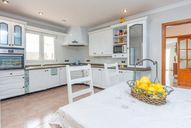 Private kitchen 2, Casa Martin - Villa With Private Pool. Free Wifi, Baleares