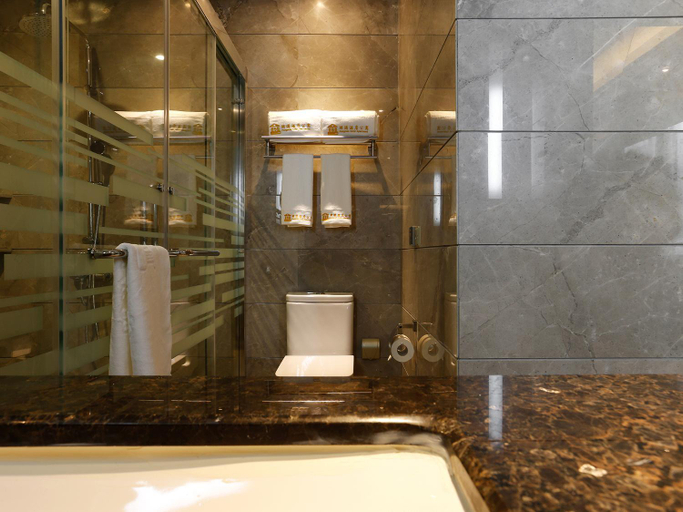 Bathroom 9