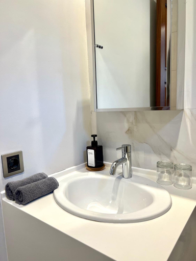 Bathroom 18