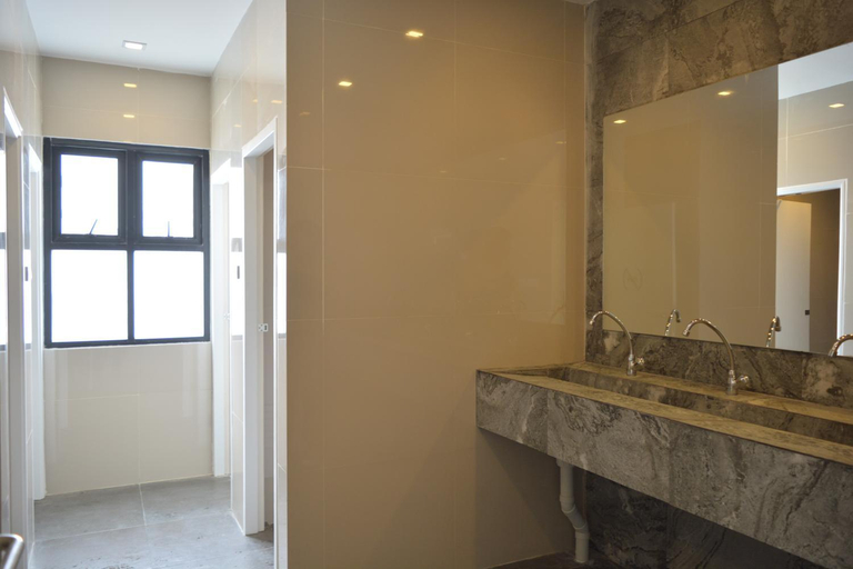 Bathroom 4, Rezt Bangkok - Hostel, Khlong Toey