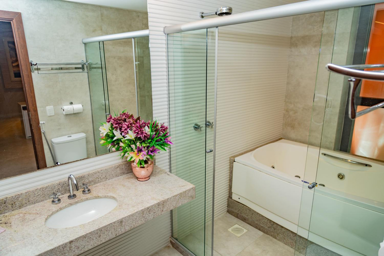 Bathroom 4, Nova Onda Hotel, Cabo Frio