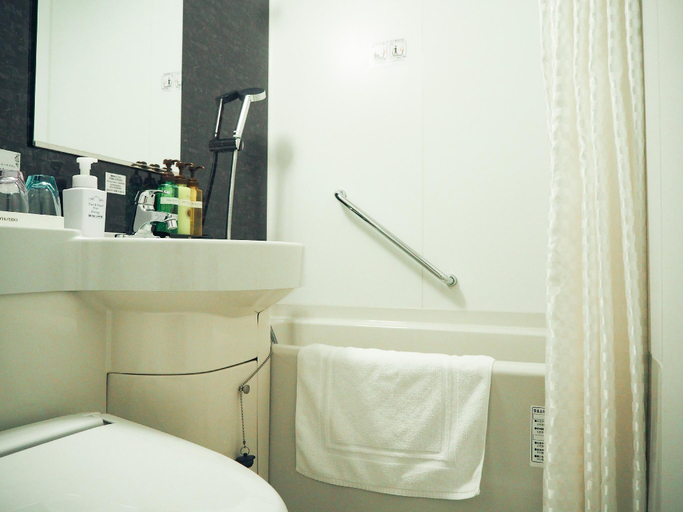 Bathroom 24