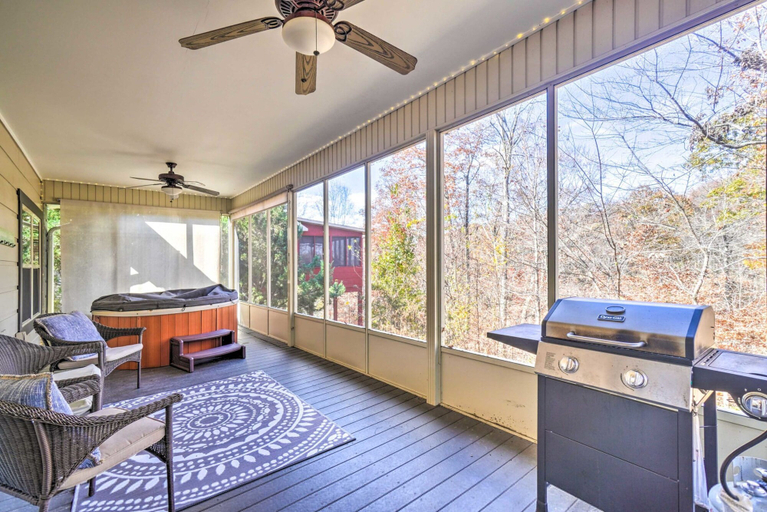 Others 5, Irresistible Retreat w Pool Hot Tub Arcade, Sevier