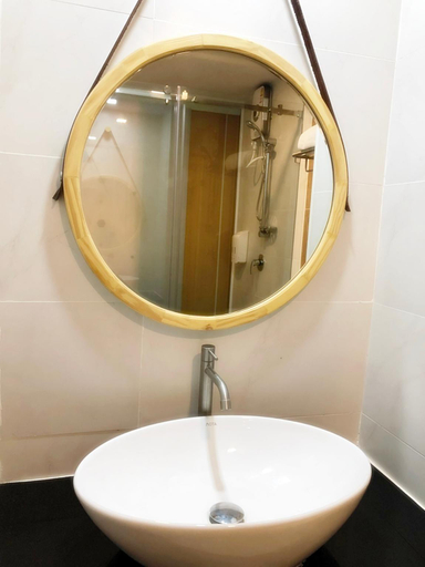 Bathroom 14