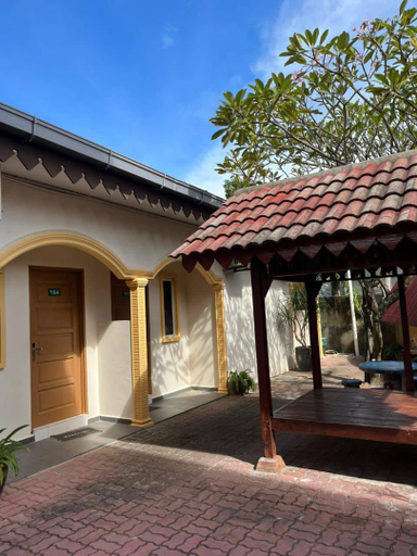 Exterior 12