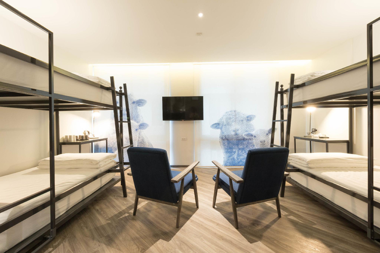 Bedroom 27