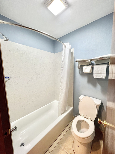 Bathroom 5, Texas Inn, Hidalgo