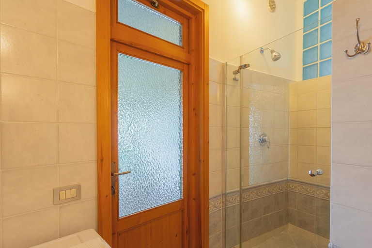 Bathroom 3, Simon's Apartment With Amazing View by Rent all Como, Como