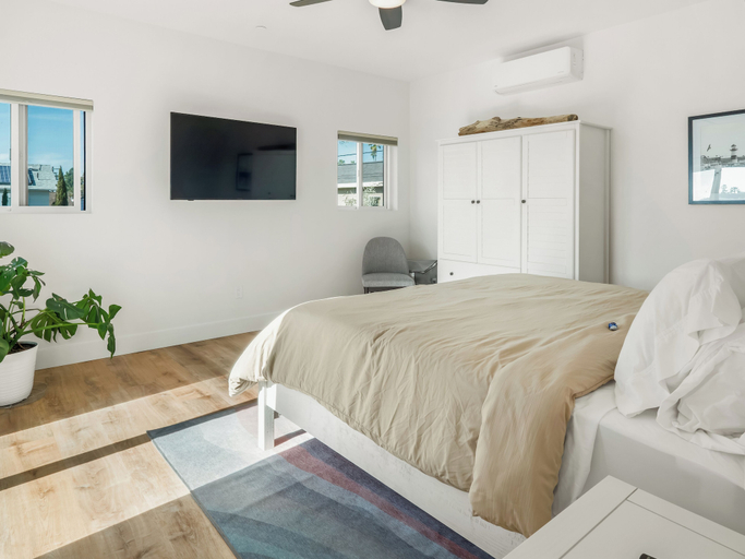 Bedroom 3, Rise Suites Oceanside, San Diego