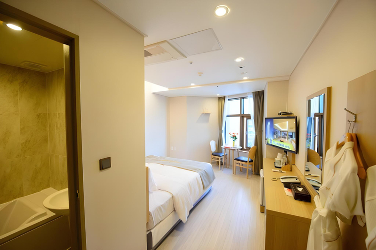 Bedroom 2, Haeundae Marianne Hotel, Haeundae