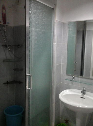 Bathroom 4, Sea Residences MOA-Eric Apartments, Pasay City