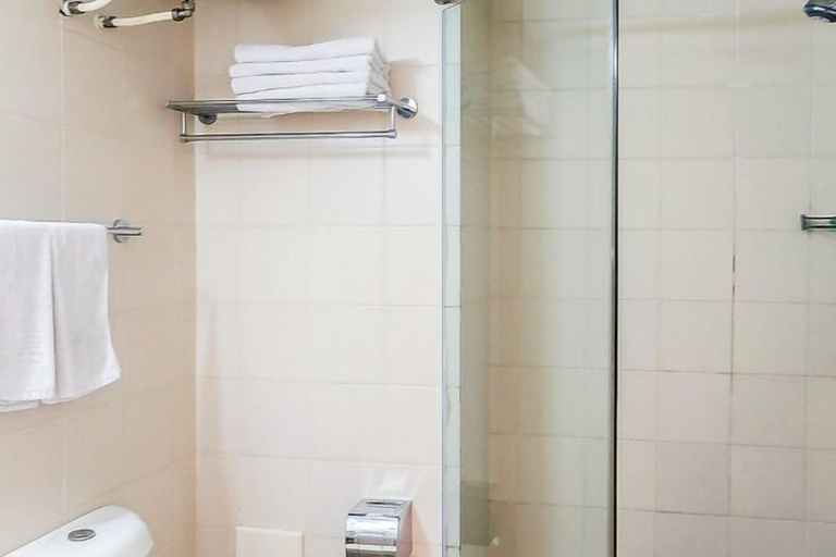Bathroom 3, Guantong Modern Hotel (Beijing Qianmen), Beijing