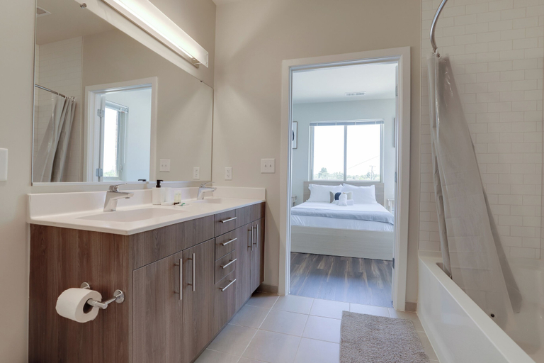 Bathroom 4, Your DC Comfort Apartments, Fairfax