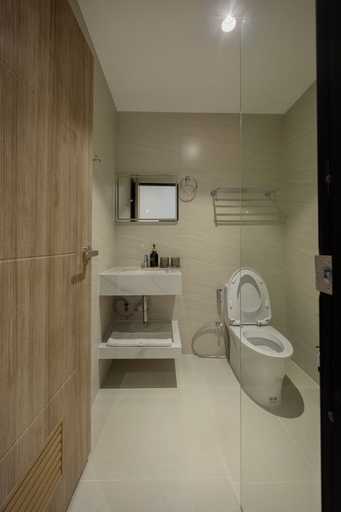 Bathroom 3, Diff Apartel, Phra Nakhon