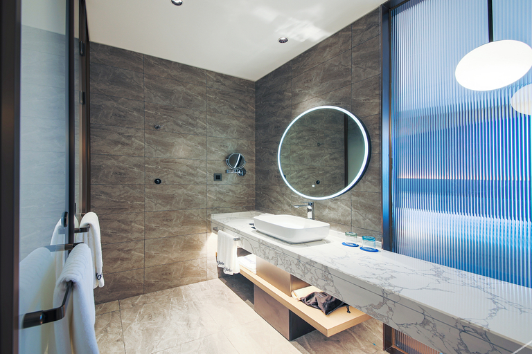 Bathroom 4, Howard Johnson Longxiang Hotel Ningbo, Ningbo