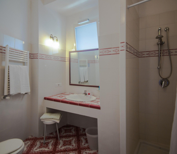Bathroom 4, Semiramis Hotel De Charme, Napoli